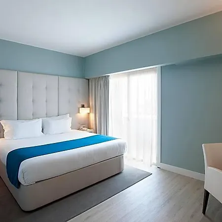 Lutecia Smart Design 4*