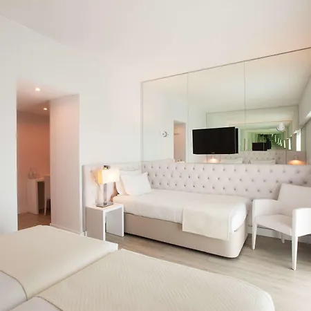 Hotel Lutecia Smart Design 4*