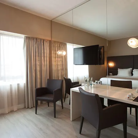 Готель Lutecia Smart Design