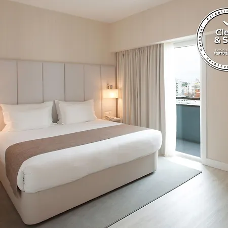 Lutecia Smart Design Готель 4*