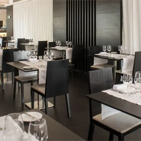 Готель Lutecia Smart Design 4*