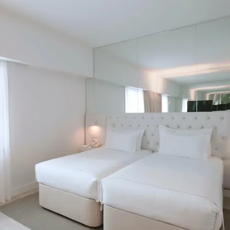 Lutecia Smart Design Готель